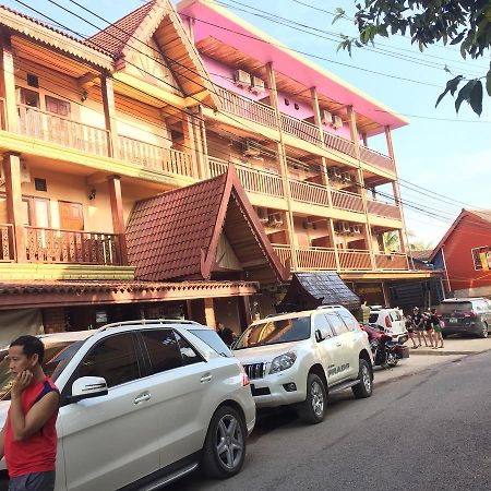 Happy River View Hotel Vang Vieng Dış mekan fotoğraf