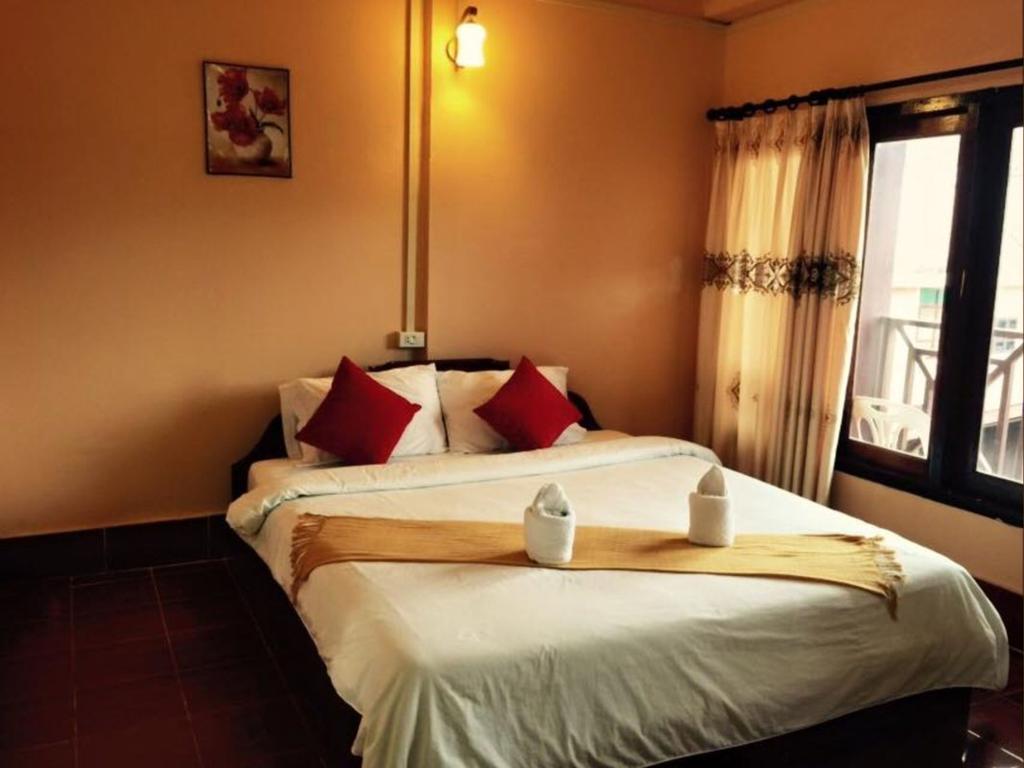 Happy River View Hotel Vang Vieng Dış mekan fotoğraf