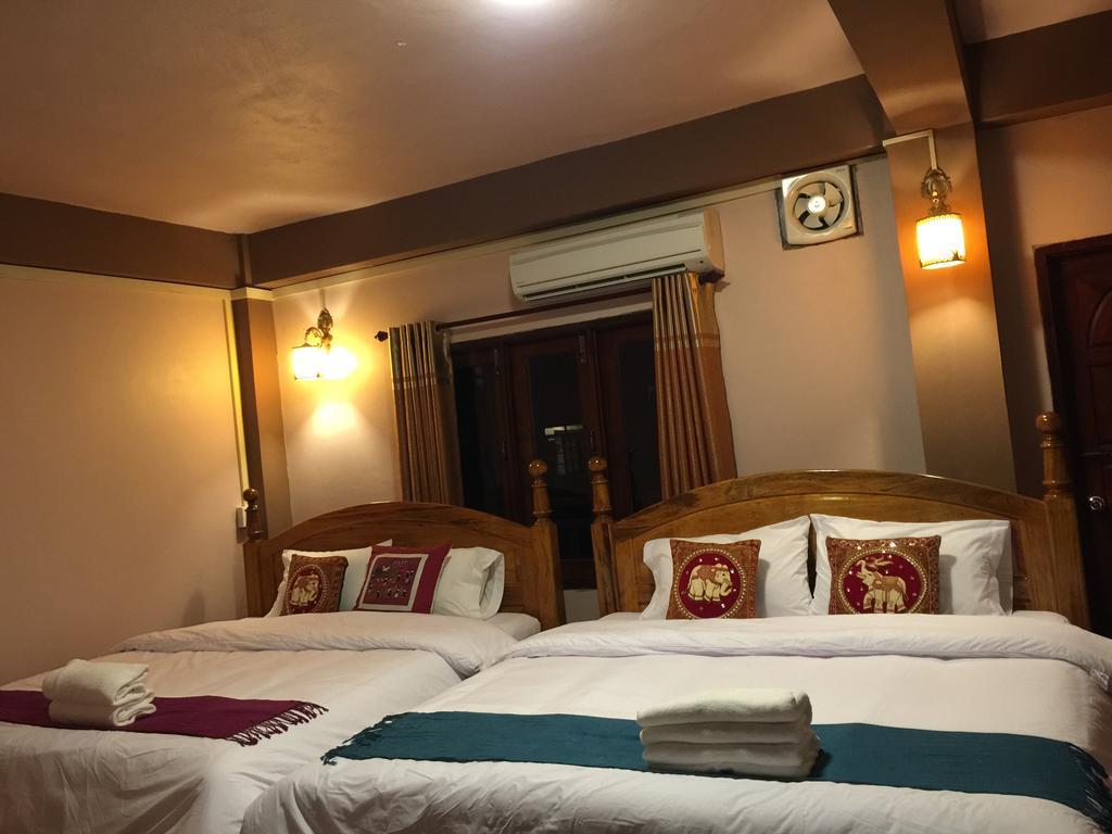 Happy River View Hotel Vang Vieng Dış mekan fotoğraf