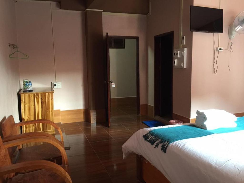 Happy River View Hotel Vang Vieng Dış mekan fotoğraf