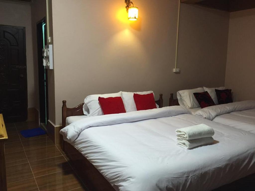Happy River View Hotel Vang Vieng Dış mekan fotoğraf