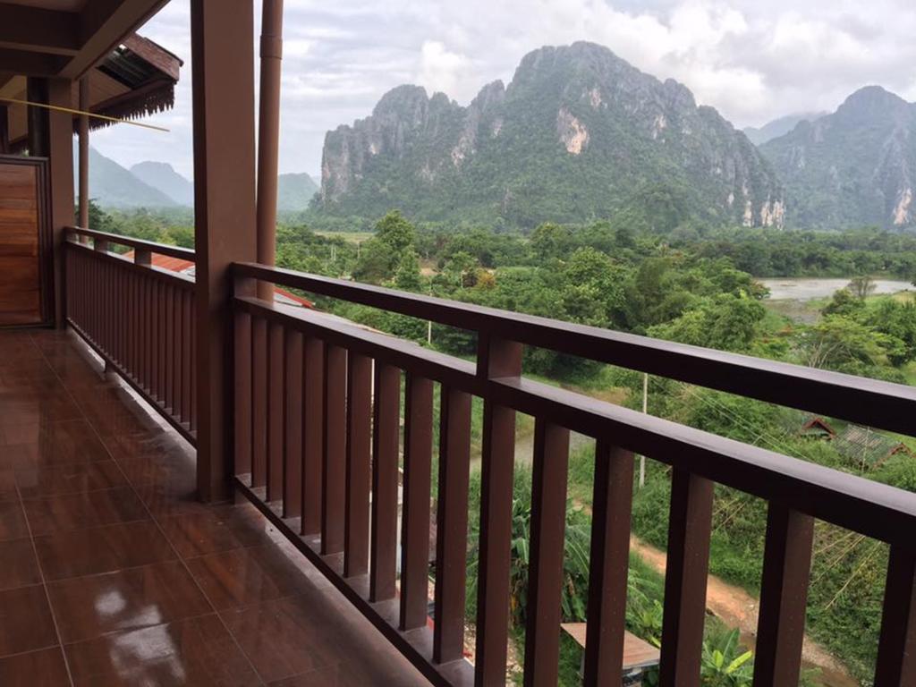 Happy River View Hotel Vang Vieng Dış mekan fotoğraf