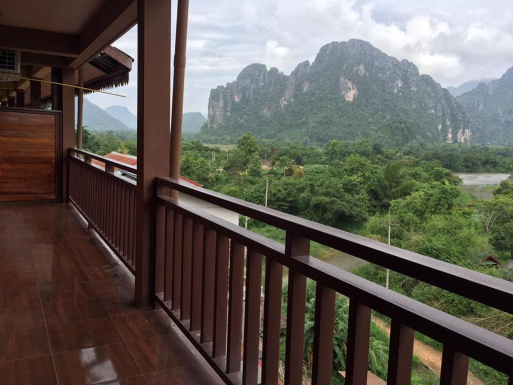 Happy River View Hotel Vang Vieng Dış mekan fotoğraf