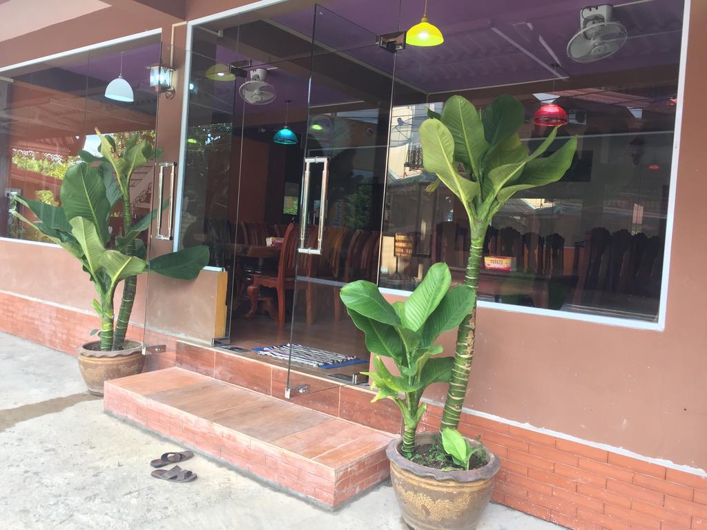 Happy River View Hotel Vang Vieng Dış mekan fotoğraf