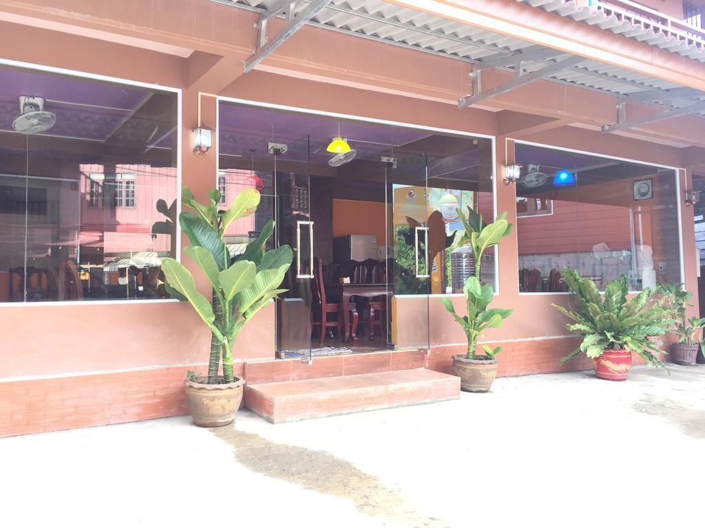 Happy River View Hotel Vang Vieng Dış mekan fotoğraf