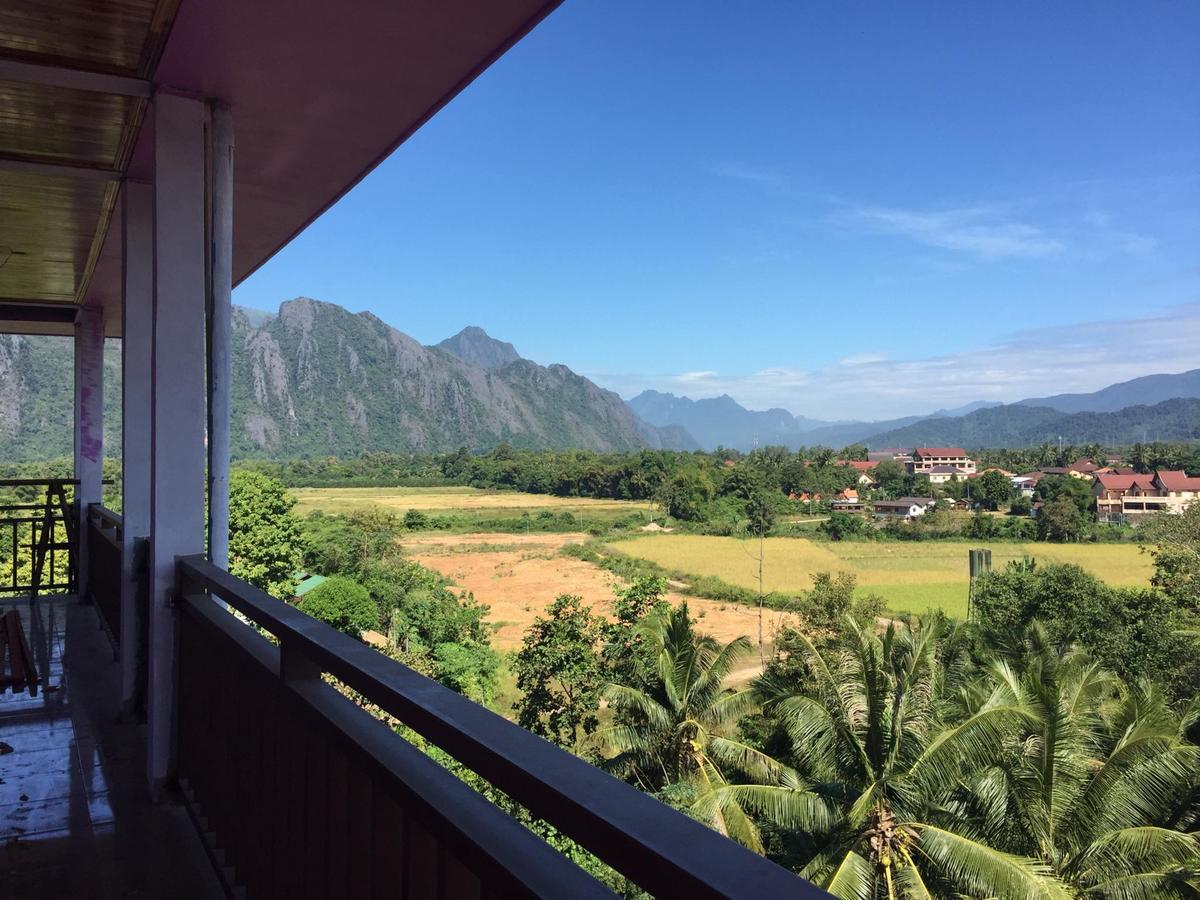 Happy River View Hotel Vang Vieng Dış mekan fotoğraf
